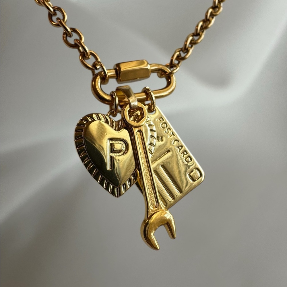 Women’s Gold Initial Heart Charm Necklace - Picture 3 of 4